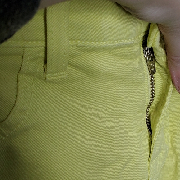 J BRAND Bright Yellow Mid-Rise Skinny Jeans Size 27 Brt Chartr 8011K120 - Picture 6 of 11